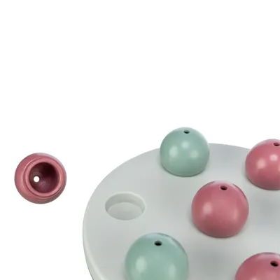 Trixie Cat Activity Solitaire 